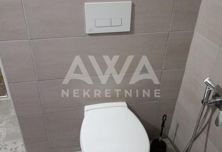 Apatin, Dvojna kuća 72 m2 plac 416 m2