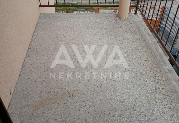 Apatin, Dvojna kuća 72 m2 plac 416 m2