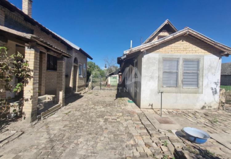 Stapar, Kuća sa započetom renovacijom, 125m2
