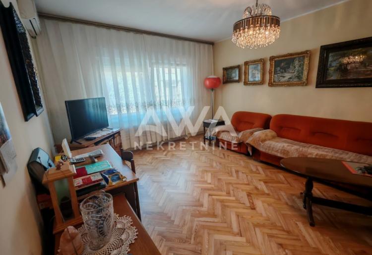 Sombor. Nova Selenča, spratna kuća