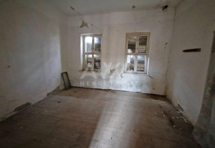 Apatin, Kuća sa lokalom 296m2