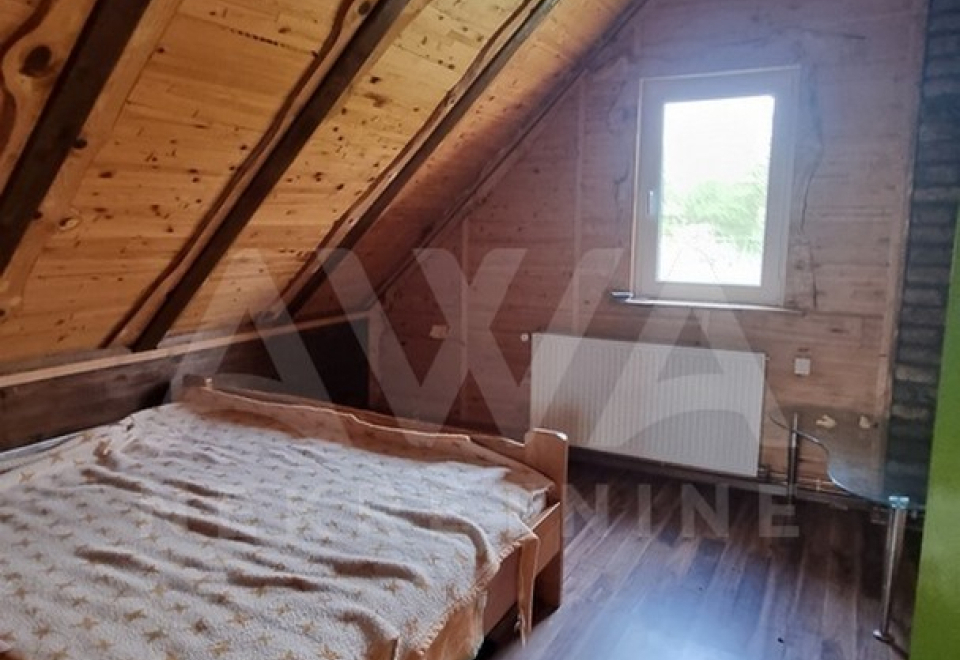 Novija vikendica na većem placu