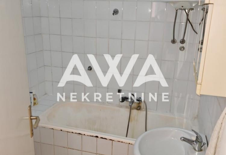 Prizemna dvojna kuća na prodaju u Apatinu – 92 m², zasebna parcela, useljiva
