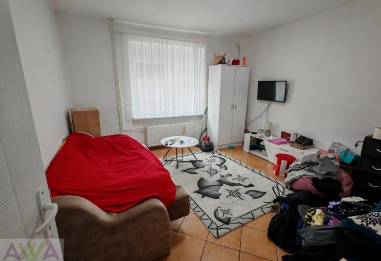 Renovirana trosobna kuća na prodaju u Bogojevu – 125 m², lep plac