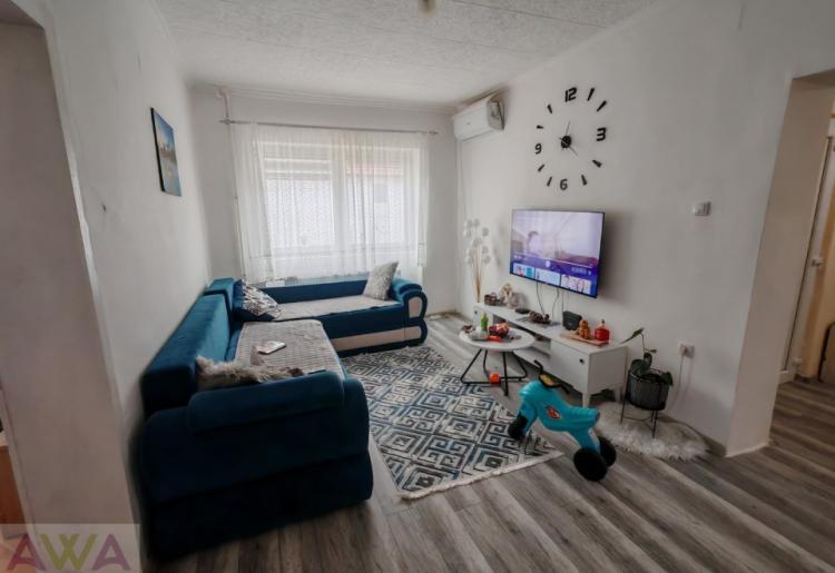 Renovirana trosobna kuća na prodaju u Bogojevu – 125 m², lep plac
