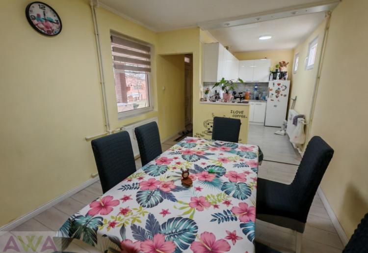 Renovirana trosobna kuća na prodaju u Bogojevu – 125 m², lep plac