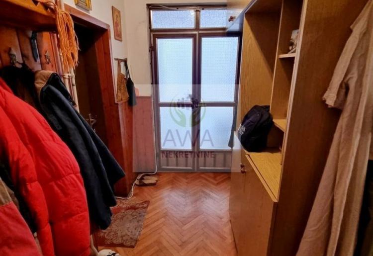 Na prodaju dve kuće u Somboru – MZ Mlake, 147 m², plac 6 ari