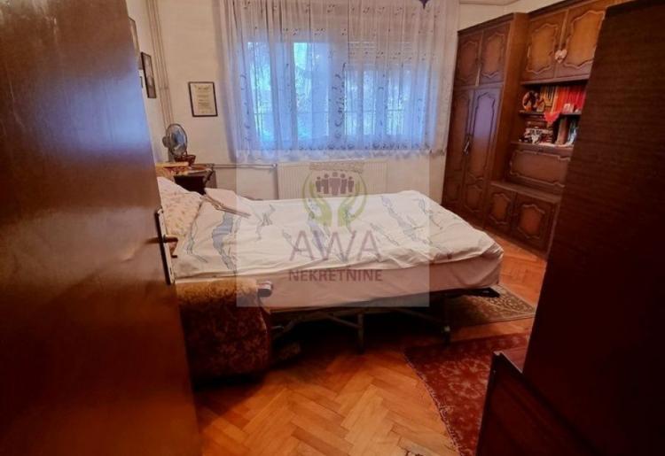 Na prodaju dve kuće u Somboru – MZ Mlake, 147 m², plac 6 ari