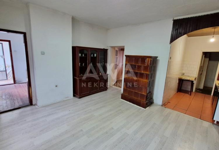 Kuća u Odžacima – 106m², plac 553m², garaža, nameštaj uključen