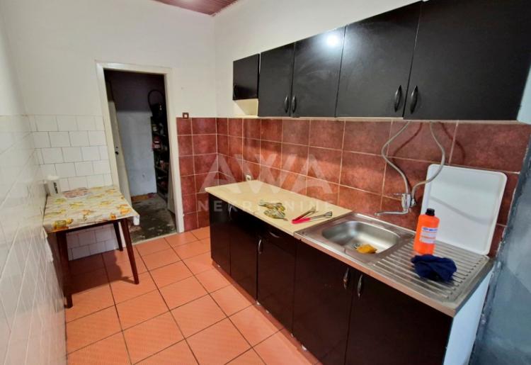 Kuća u Odžacima – 106m², plac 553m², garaža, nameštaj uključen