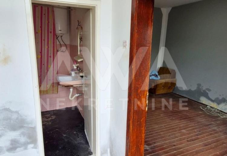 Kuća u Odžacima – 106m², plac 553m², garaža, nameštaj uključen