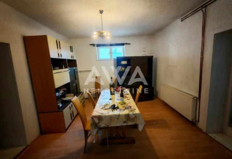 Bezdan, centar – kuća 249m², plac 682m², može kao dva stana