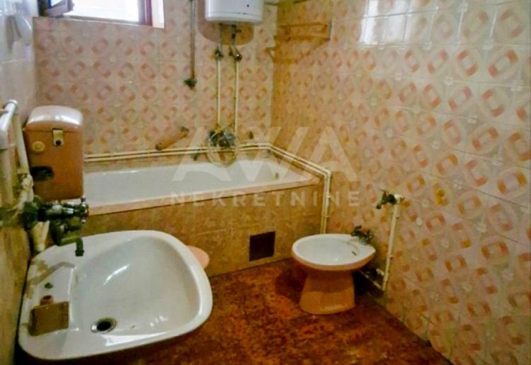 Sombor, centar – kuća 263m² sa 3 stambene celine
