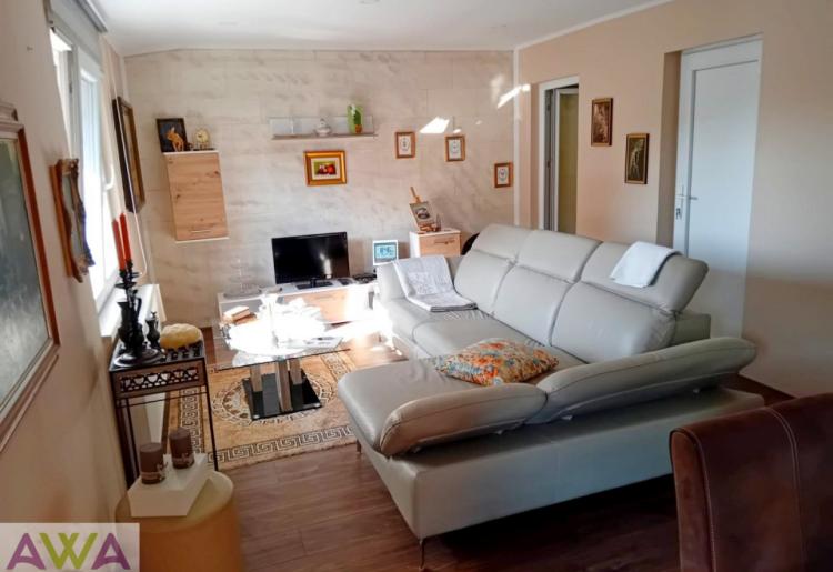 Na prodaju renovirana kuća u Doroslovu – 170 m², plac 9 ari