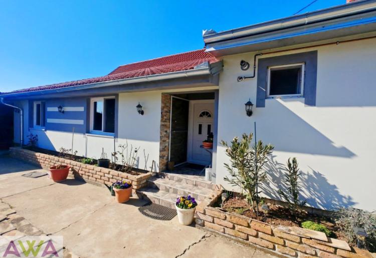 Na prodaju renovirana kuća u Doroslovu – 170 m², plac 9 ari