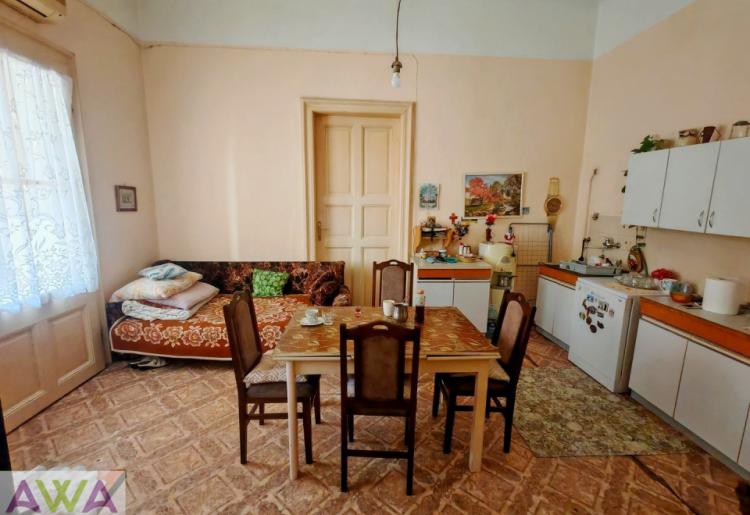 Na prodaju autentična starogradska kuća – centar Apatina