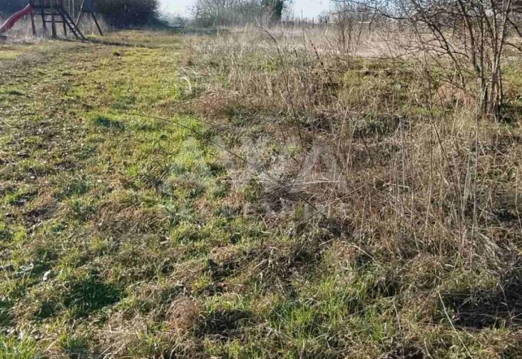 Svetozar Miletić – nova prizemna kuća na velikom placu od 4201 m²