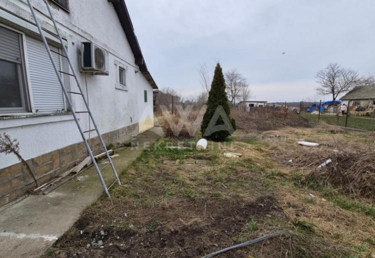 Lugovo – dvojna kuća sa započetim renoviranjem 