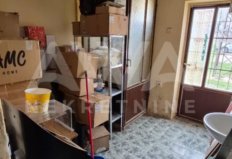 Na prodaju lokal u Bačkom Brestovcu – 50m² + natkrivena bašta 60m²