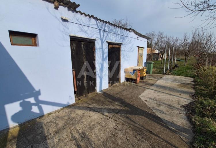 Kuća u Somboru – Jaroš naselje, plac 925m²