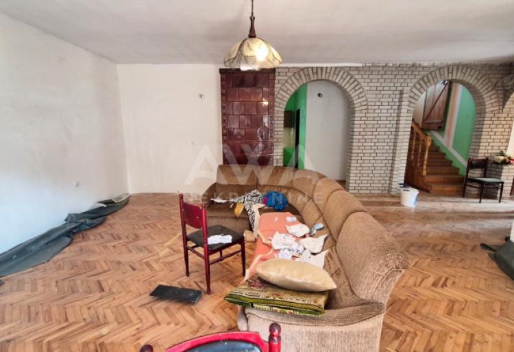 Čonoplja – Spratna kuća 172m² na velikom placu 1617m²