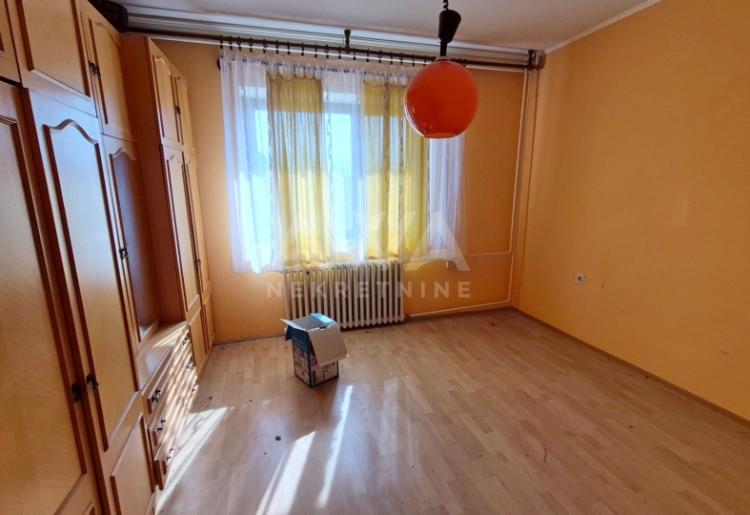 Čonoplja – Spratna kuća 172m² na velikom placu 1617m²