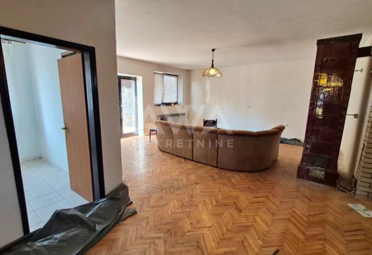 Čonoplja – Spratna kuća 172m² na velikom placu 1617m²