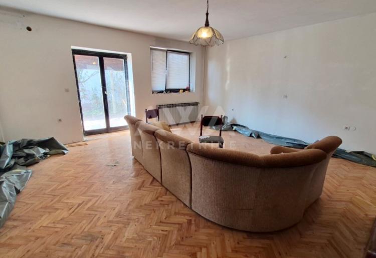 Čonoplja – Spratna kuća 172m² na velikom placu 1617m²