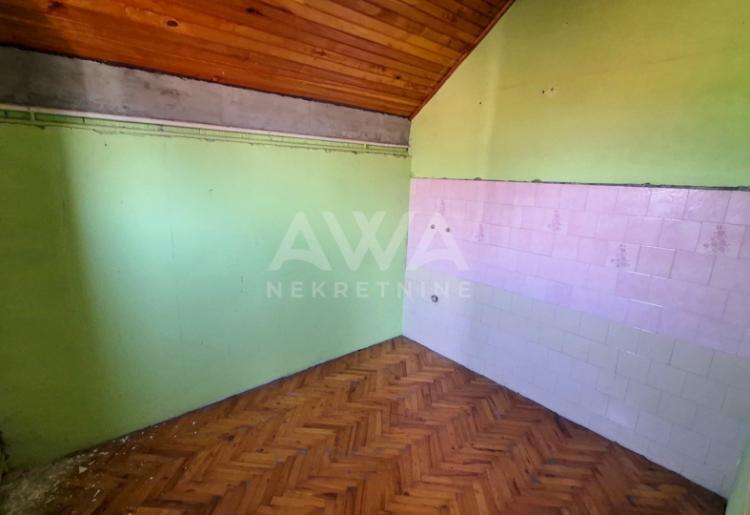 Čonoplja – Spratna kuća 172m² na velikom placu 1617m²