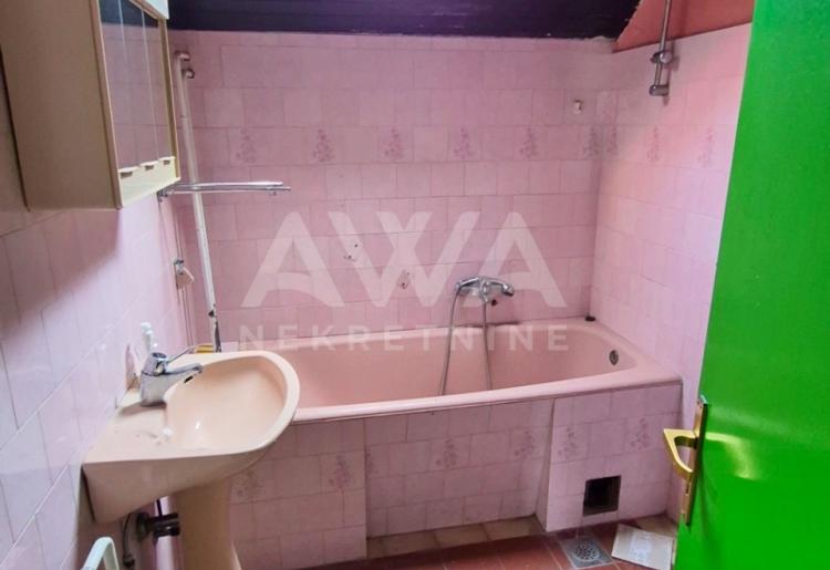 Čonoplja – Spratna kuća 172m² na velikom placu 1617m²