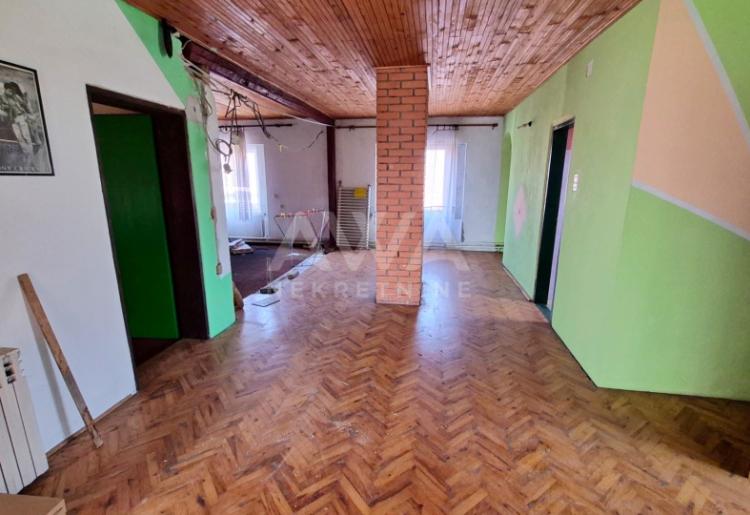 Čonoplja – Spratna kuća 172m² na velikom placu 1617m²