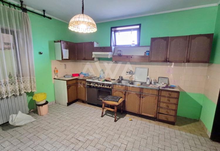 Čonoplja – Spratna kuća 172m² na velikom placu 1617m²