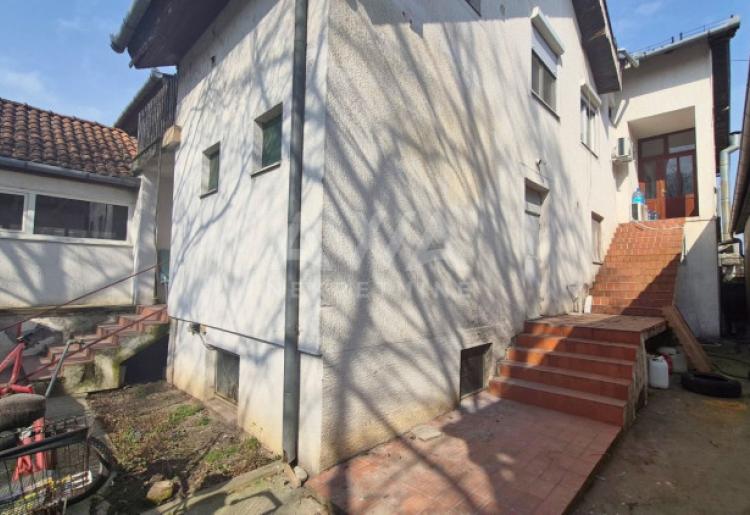 Stambeno-poslovni objekat 1096m²