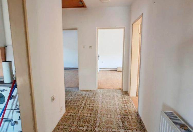 Čonoplja – porodična kuća na placu 679m²