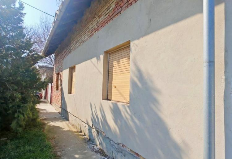 Čonoplja – porodična kuća na placu 679m²