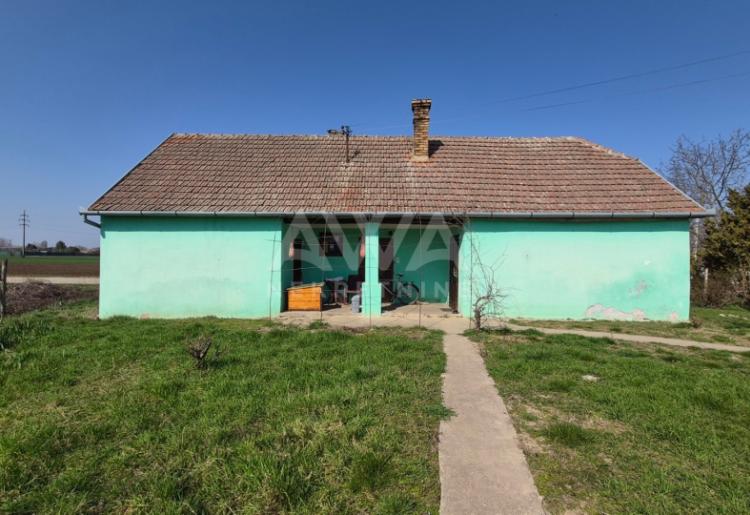 Kuća sa obradivom zemljom – Sombor