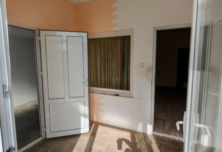 Prizemna kuća 104m² na placu 710m² – Bezdan, započeto renoviranje