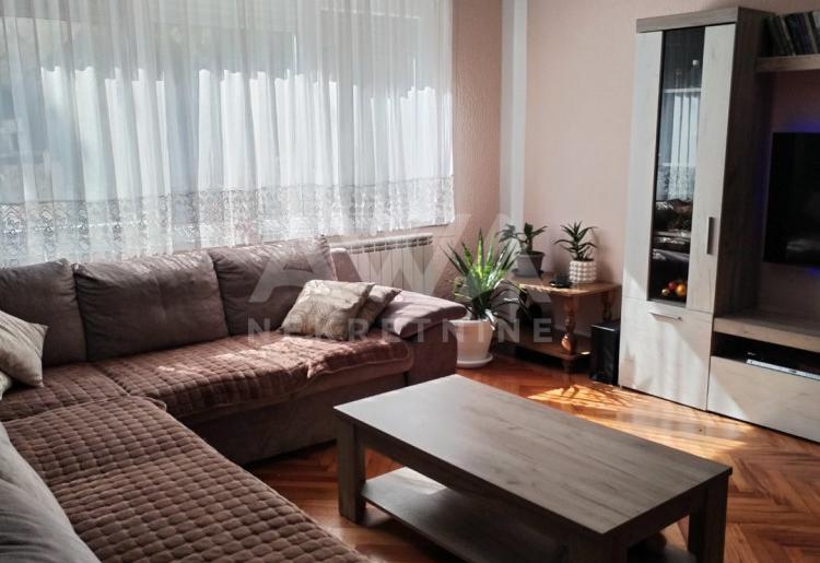 Kuća Sombor Crvenka 176m2 na placu 362m2 – spratnica, pelet, dvorište