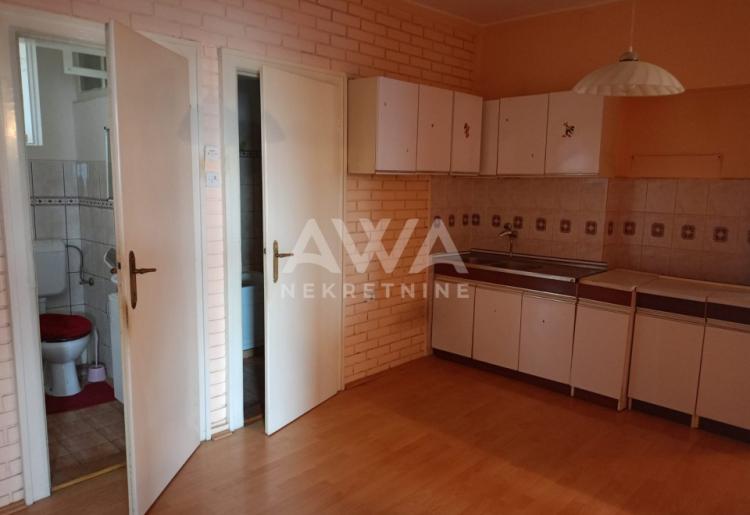 Četvorosoban stan 85m², II sprat – centar Apatina