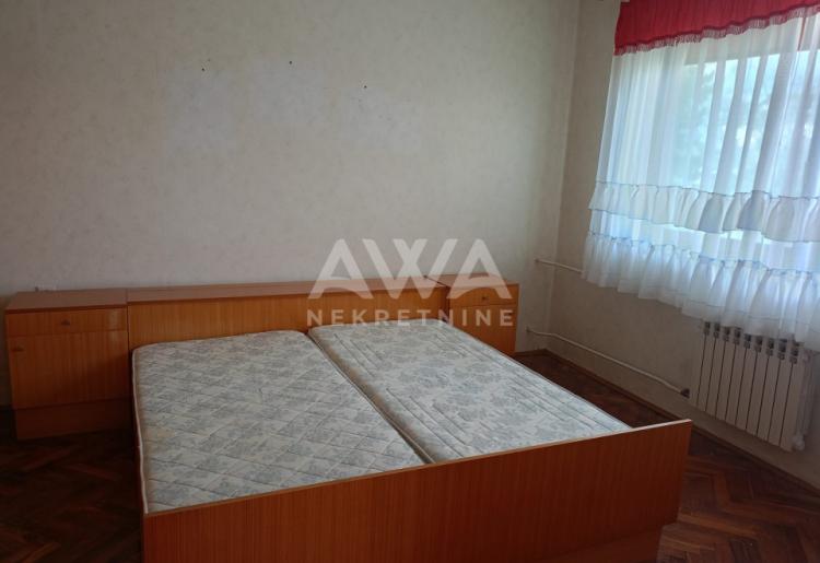 Četvorosoban stan 85m², II sprat – centar Apatina