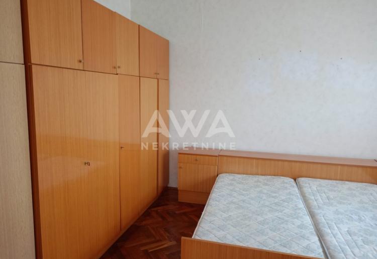 Četvorosoban stan 85m², II sprat – centar Apatina