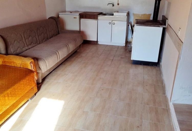 Stanišić – Kuća 146m² na placu 720m², mogućnost dva stana, pogodna za strance