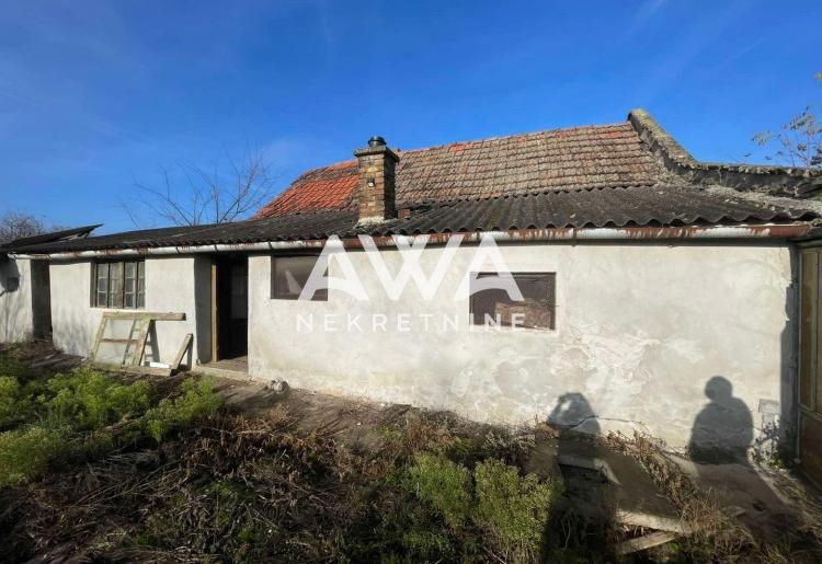 Telečka. Dve kuće po ceni jedne, plac 10ar