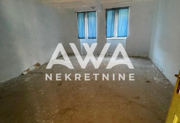 Telečka. Dve kuće po ceni jedne, plac 10ar