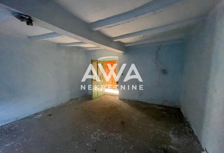 Telečka. Dve kuće po ceni jedne, plac 10ar