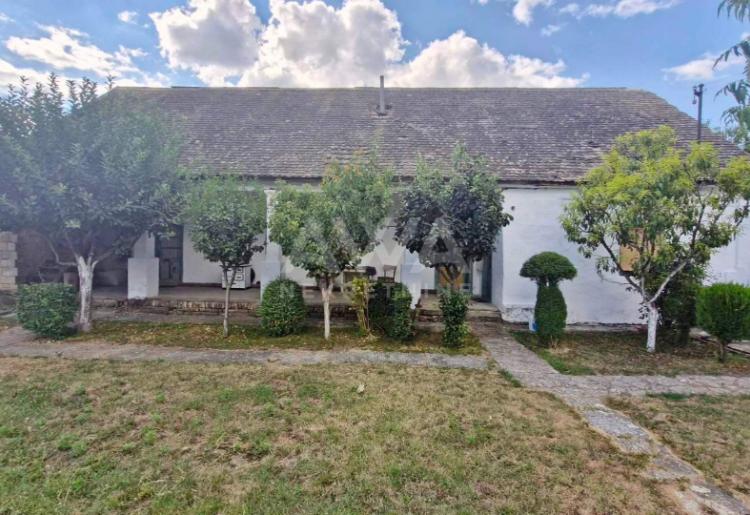 Sonta, Kuća 175 m2, na placu od 705 m2