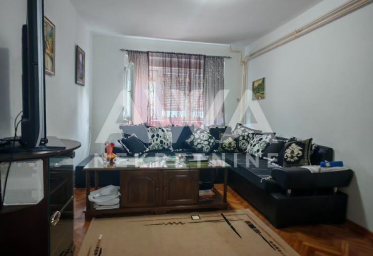 Sombor, Čvorak spratna kuća za višečlanu porodicu i posao