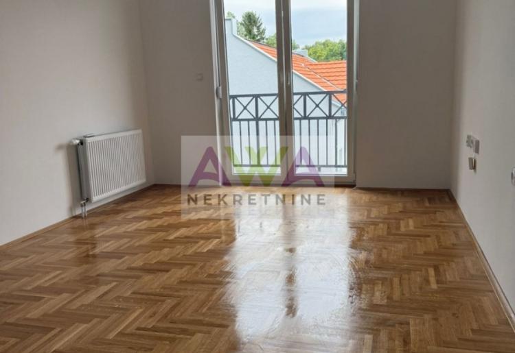 Nova garsonjera 30m2, I Sprat