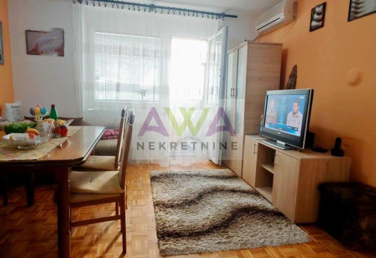  Dvoiposoban stan za mlade 59 m2 – renoviran, sunčan, niske režije