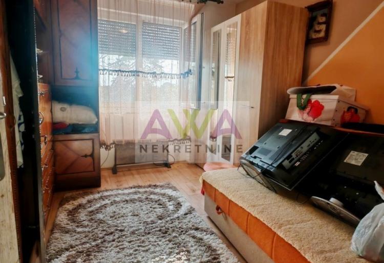  Dvoiposoban stan za mlade 59 m2 – renoviran, sunčan, niske režije